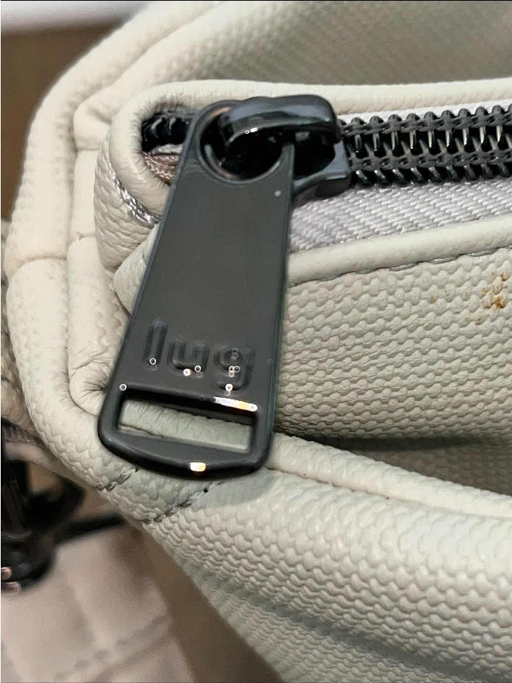 Lug Dory Medium Matte Luxe VL w/ Tote Handles - One Rub Spot on Handle See Pic - Picture 8 of 15